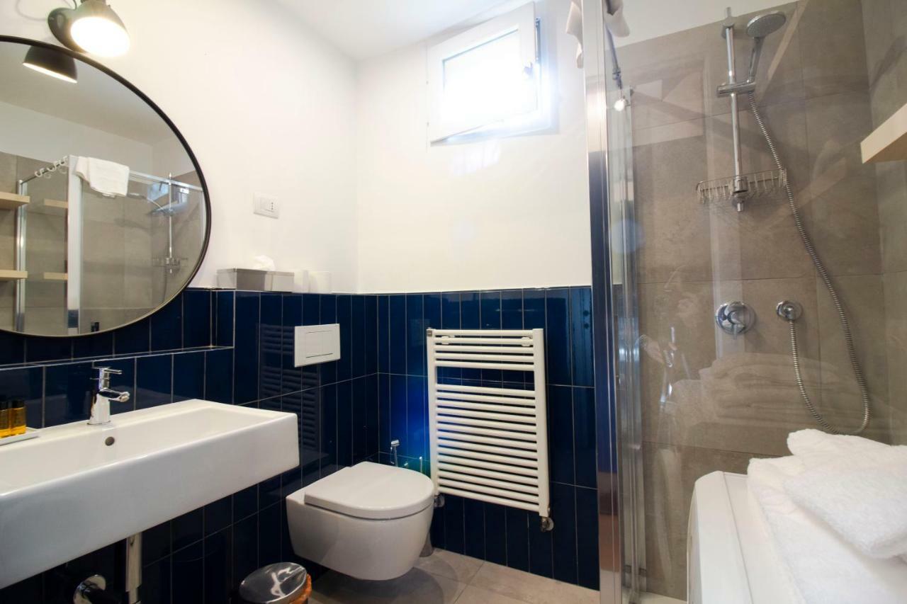 Sant'Andrea Cozy Apartment Milan Bagian luar foto